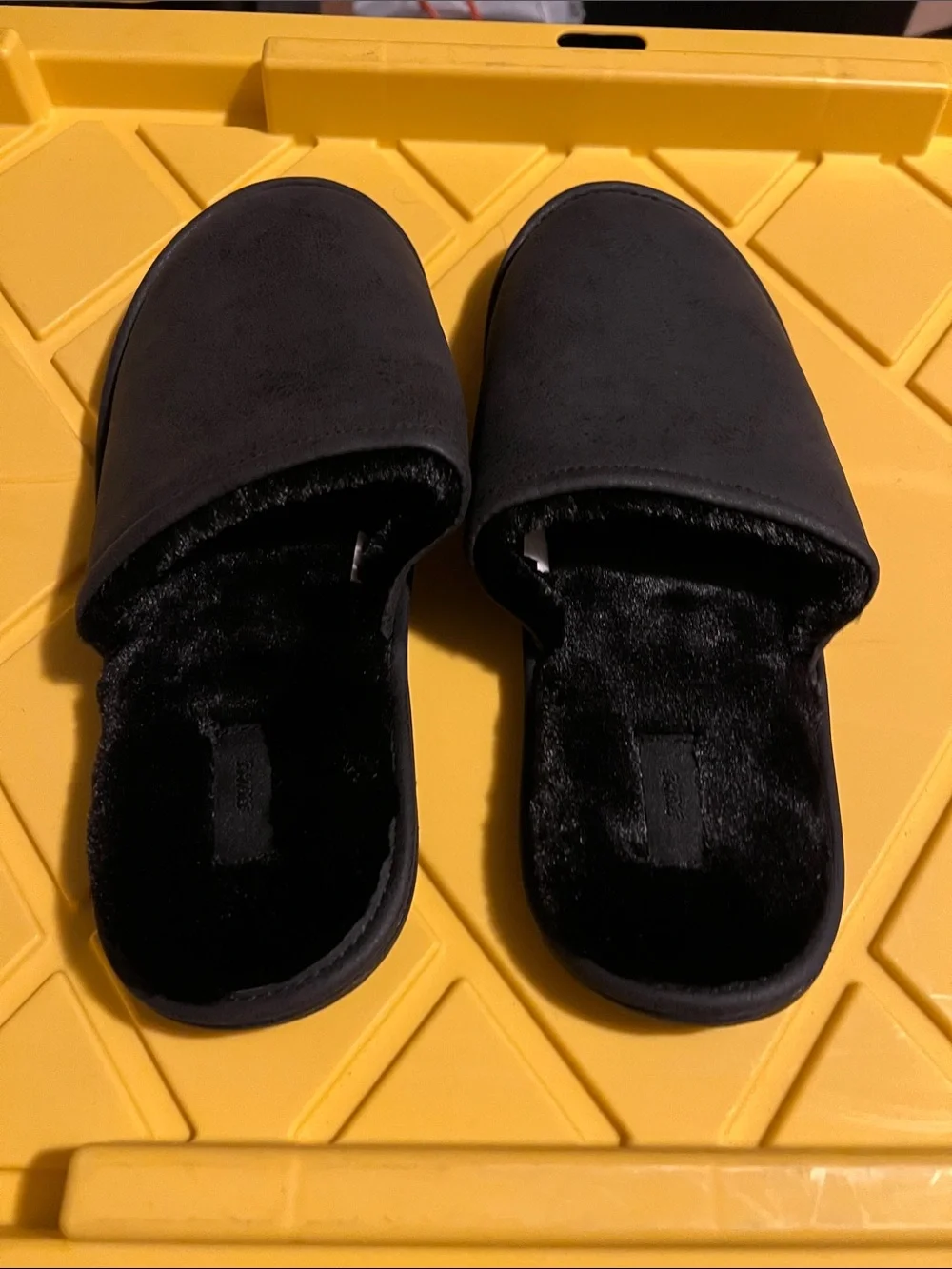 SKIMS mens slipper faux shearling